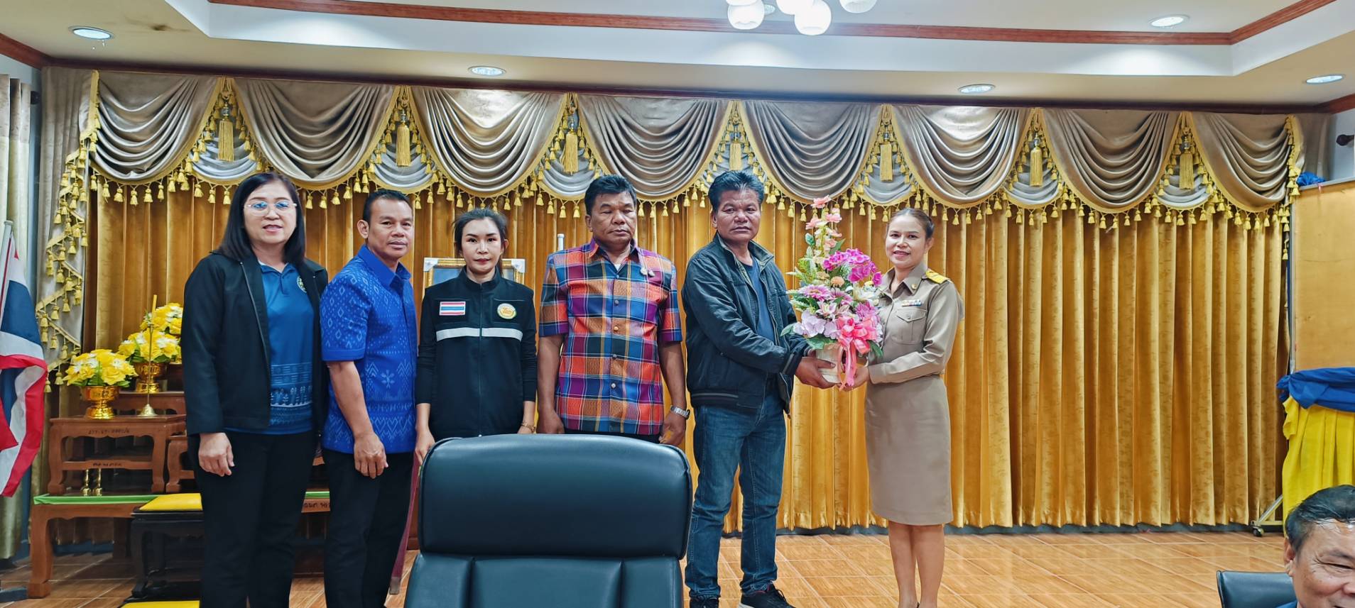 ให้การต้อนรับ นางสาวธนัชพร ราชโสม เพื่อมาดำรงตำแหน่ง รองปลัดองค์การบริหารส่วนตำบลพรสำราญ